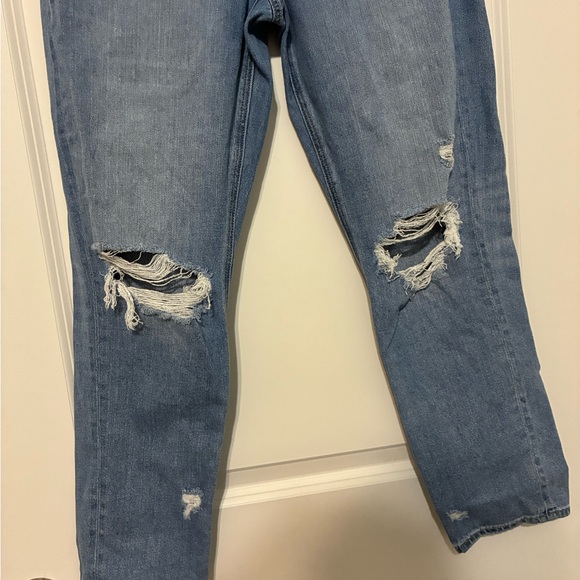 American Eagle Blue Distressed Mom Jean Women’s Size 6 Regular - Picture 5 of 11